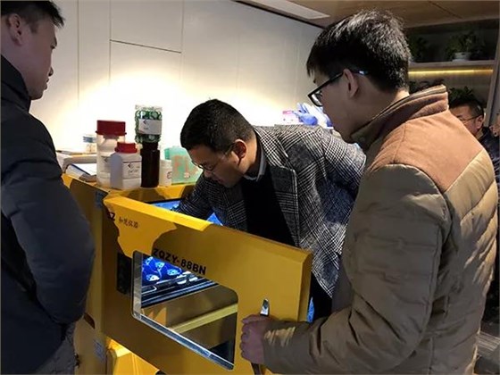 不畏風(fēng)雪，我與你并肩同行